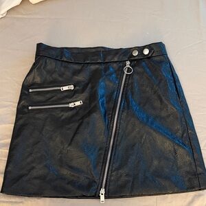 Forever 21 Black Mini Skirt with Zipper Accents small